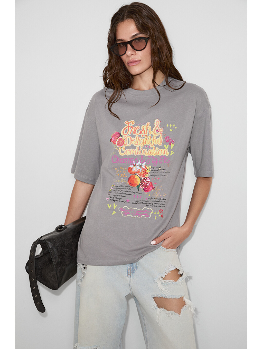 Mıllıe Kadın %100 Organik Pamuklu Oversize Kalıp Bol Kesim Baskı Ve Nakış Detaylı Gri T-shirt-1