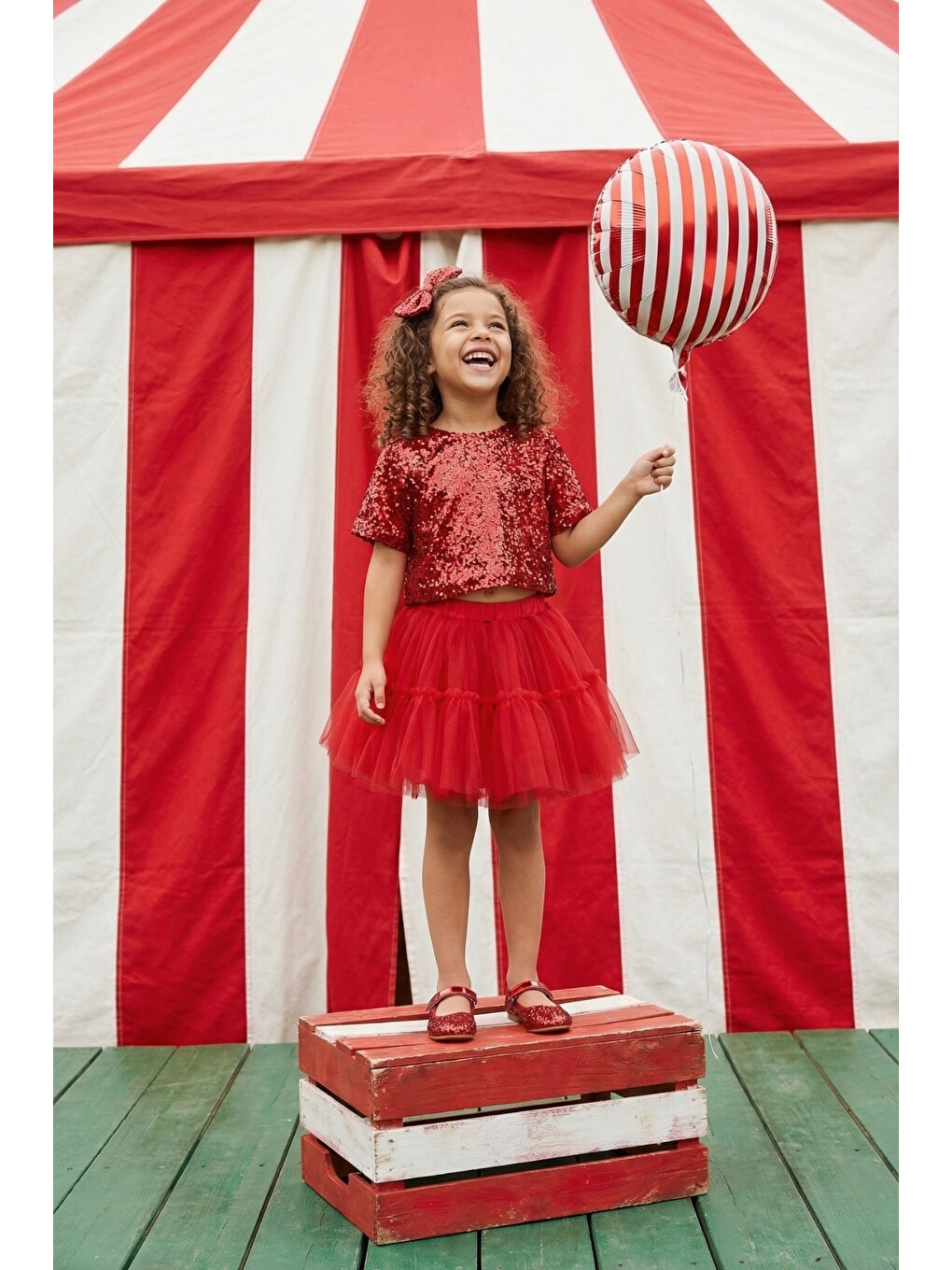 Kırmızı Üzeri Pul Detaylı Tül Etekli İkili Takım - Freya