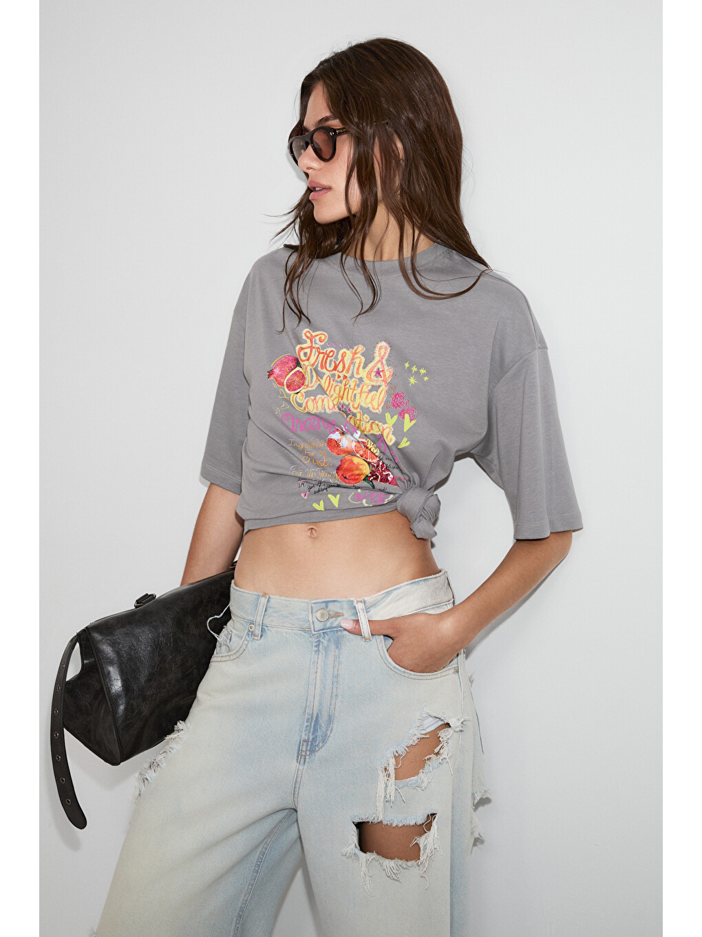 Mıllıe Kadın %100 Organik Pamuklu Oversize Kalıp Bol Kesim Baskı Ve Nakış Detaylı Gri T-shirt-2