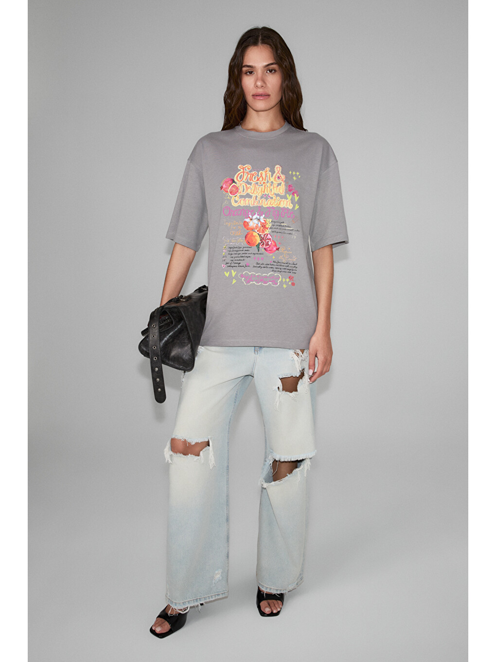 Mıllıe Kadın %100 Organik Pamuklu Oversize Kalıp Bol Kesim Baskı Ve Nakış Detaylı Gri T-shirt-3