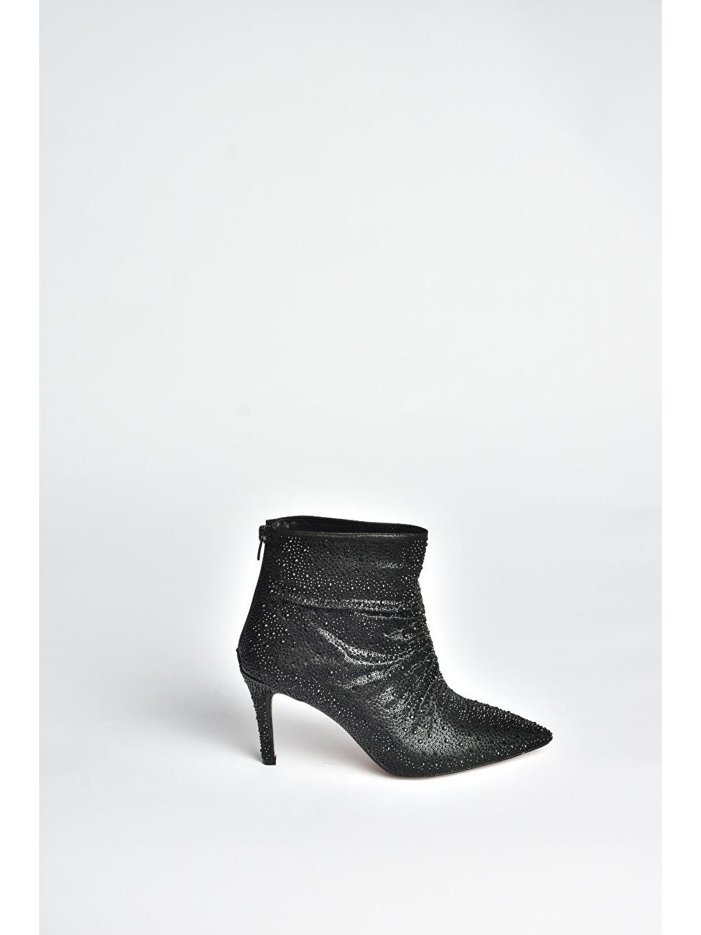 Siyah Kadın Bot V572127214