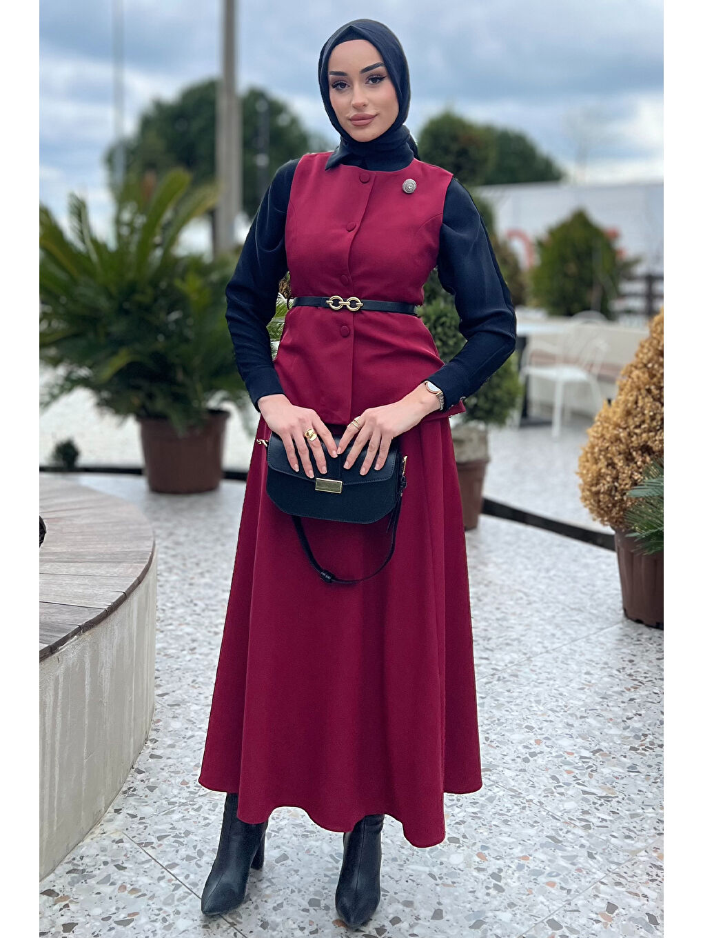 Bordo Kadın Kemer Ve Broş Detaylı Yelek Etek Tesettür İkili Takım