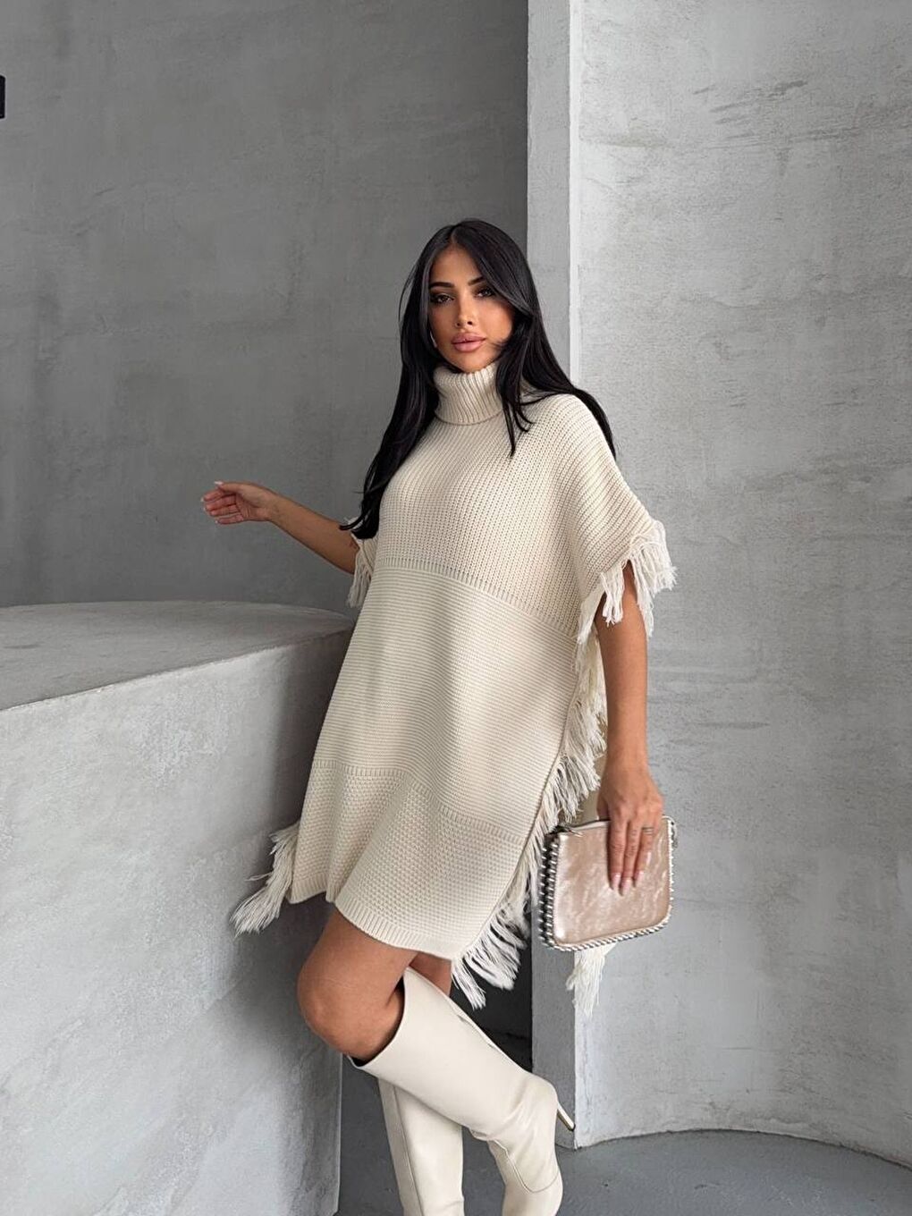 Püskül Detay Ekru Triko Panço