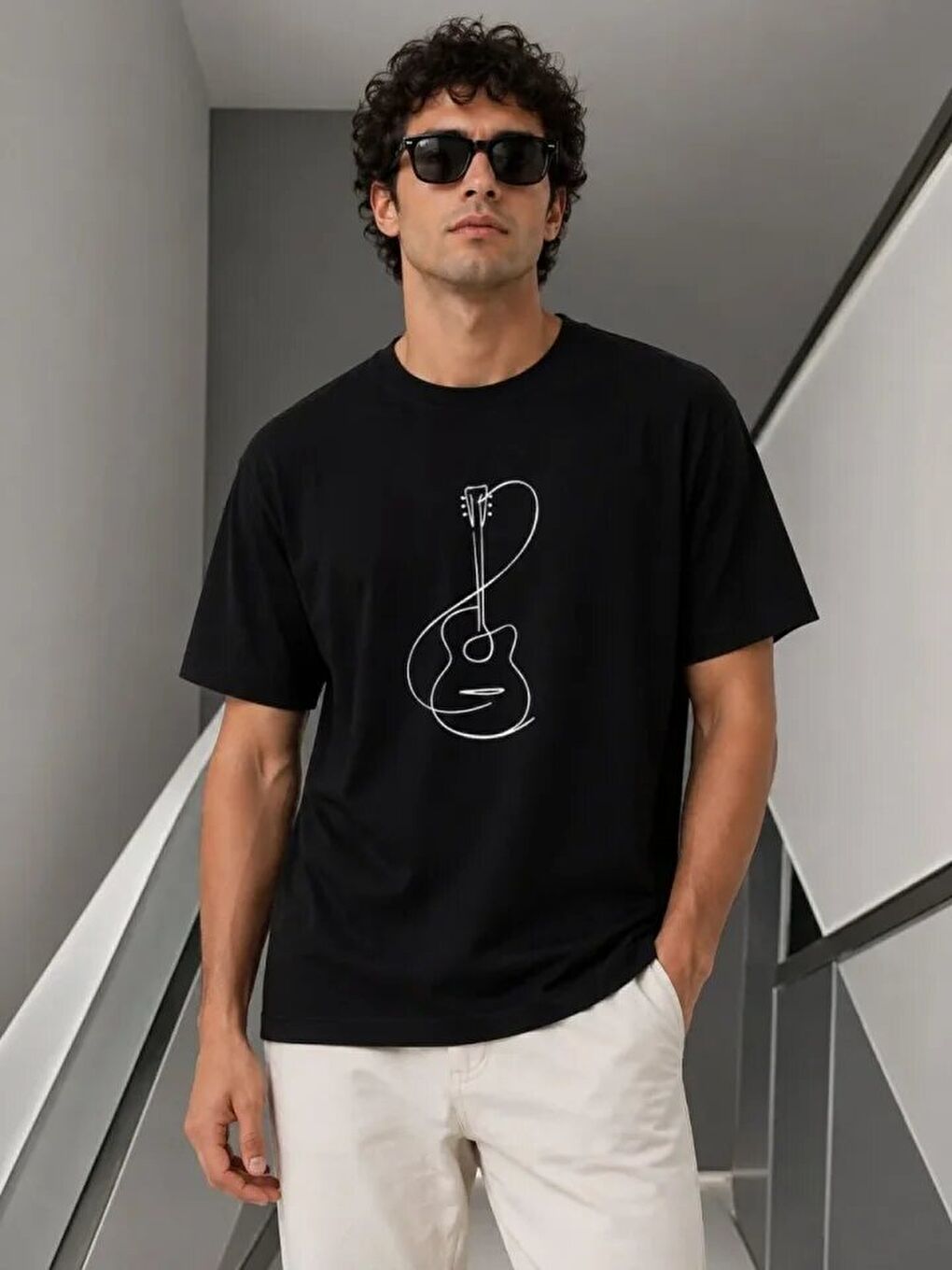 Siyah Erkek Minimal Gitar Baskılı Tişört-2