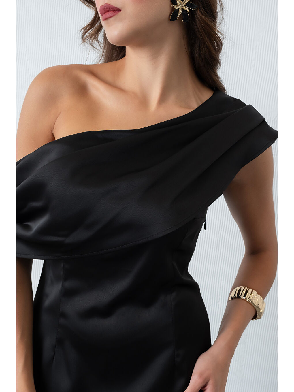 Kadın Siyah Degaje Yaka Saten Elbise-1