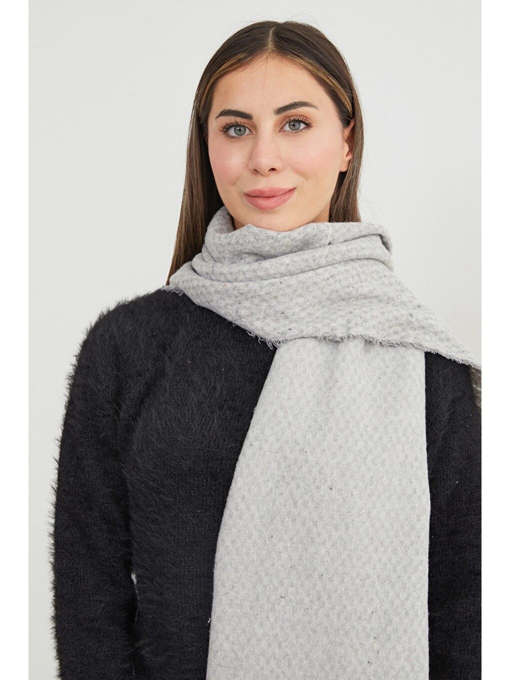 Kadın Gri Kare Desenli Şal-4