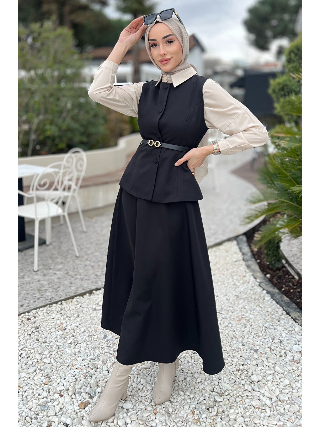 Siyah Kadın Kemer Ve Broş Detaylı Yelek Etek Tesettür İkili Takım-1