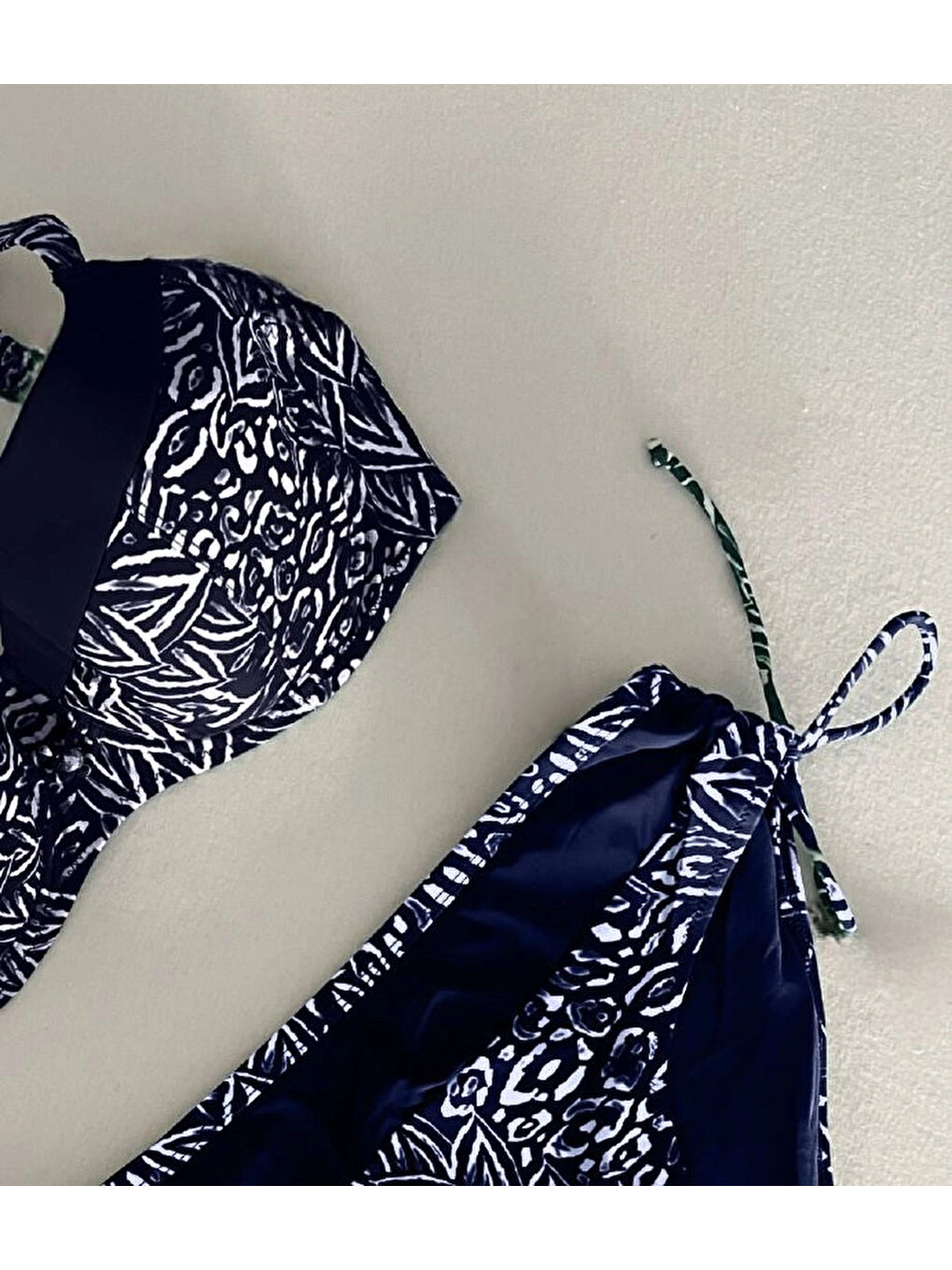 Kadın Lacivert Beyaz Desenli Büyük Beden Astarlı Bikini Takım HZL25S-LC4006-1