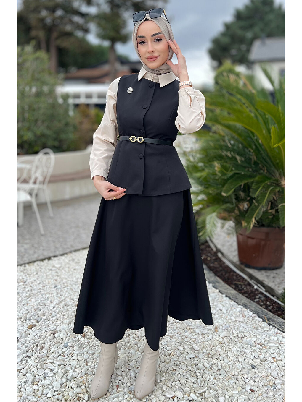 Siyah Kadın Kemer Ve Broş Detaylı Yelek Etek Tesettür İkili Takım-3
