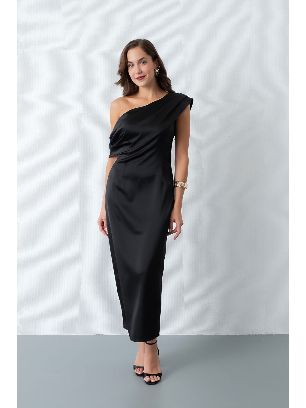 Kadın Siyah Degaje Yaka Saten Elbise-3