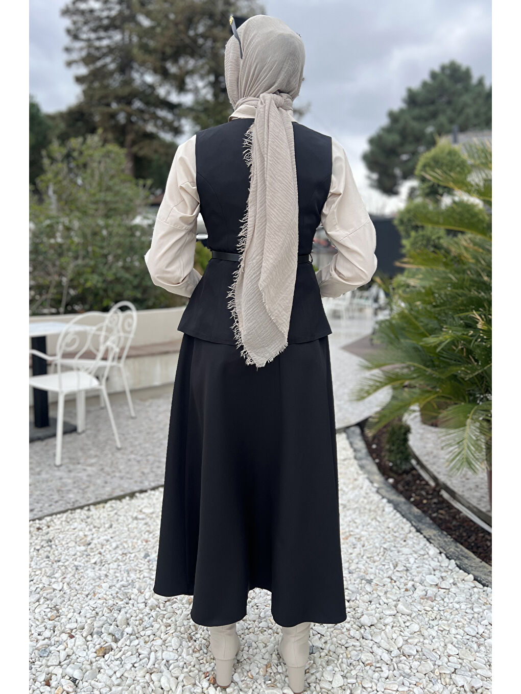 Siyah Kadın Kemer Ve Broş Detaylı Yelek Etek Tesettür İkili Takım-7