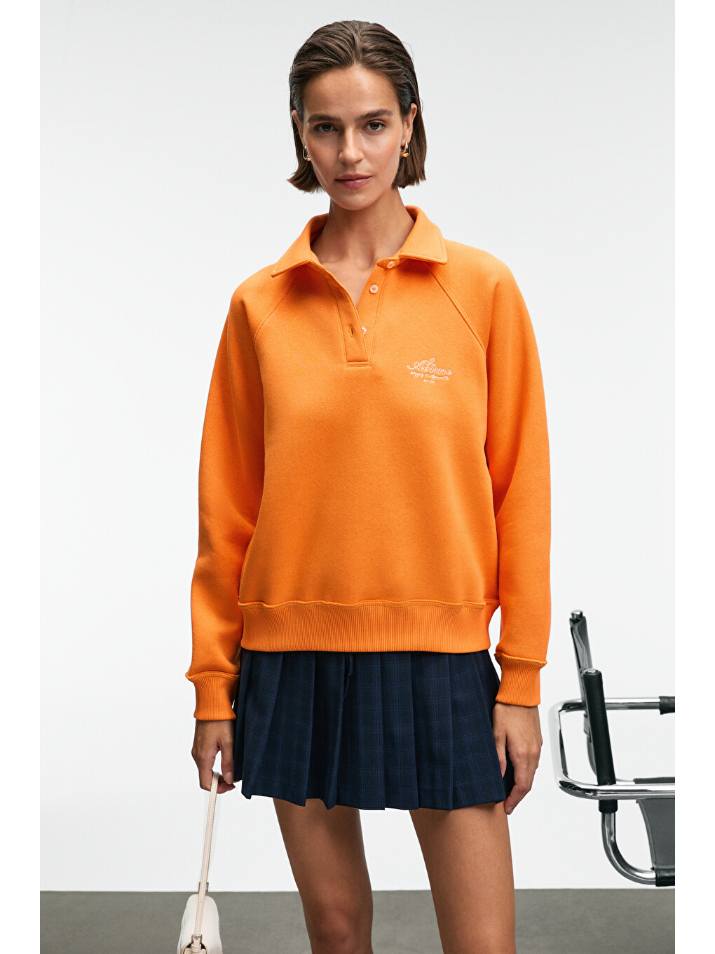 Camırel Kadın Polo Yaka Düğmeli Nakış Detaylı Reglan Kol Comfort Fit Turuncu Sweatshirt-1