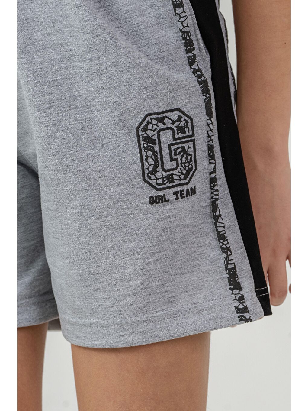 Gri Girl Team Baskılı Yanlar Garnili Kız Çocuk Şort-3