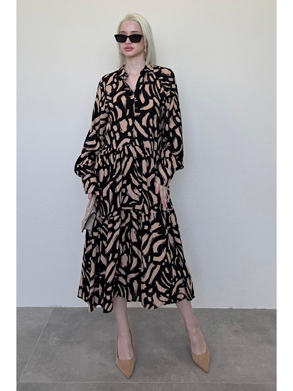 Bej Uzun Kollu Düğmeli Desenli Elbise Mg2431