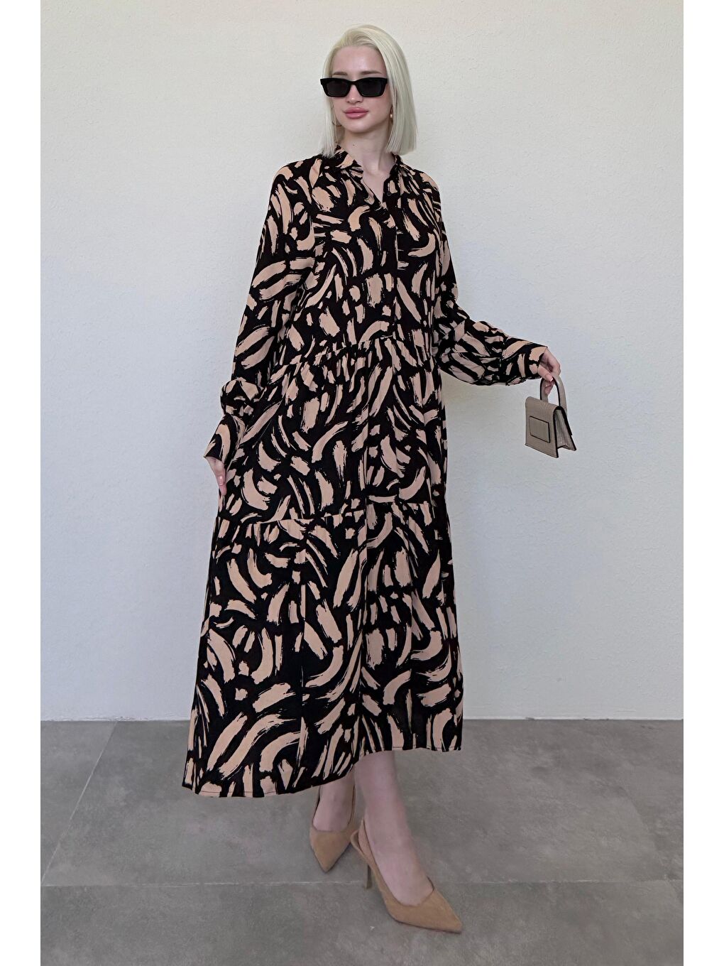 Bej Uzun Kollu Düğmeli Desenli Elbise Mg2431-1