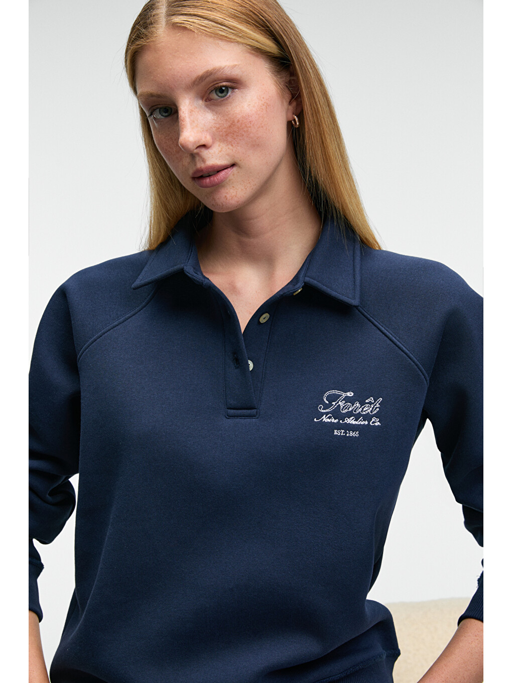 Camırel Kadın Polo Yaka Düğmeli Nakış Detaylı Reglan Kol Comfort Fit Lacivert Sweatshirt-2