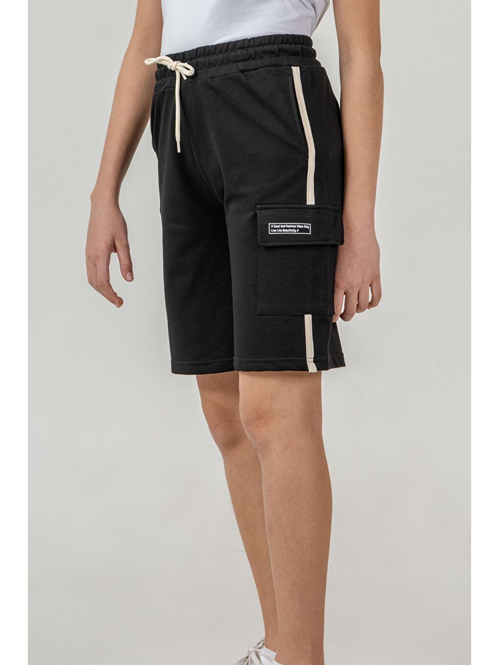 Siyah Kargo Cepli Cep Kapağı Baskılı Yanlar Biyeli Kız Çocuk Şort-3