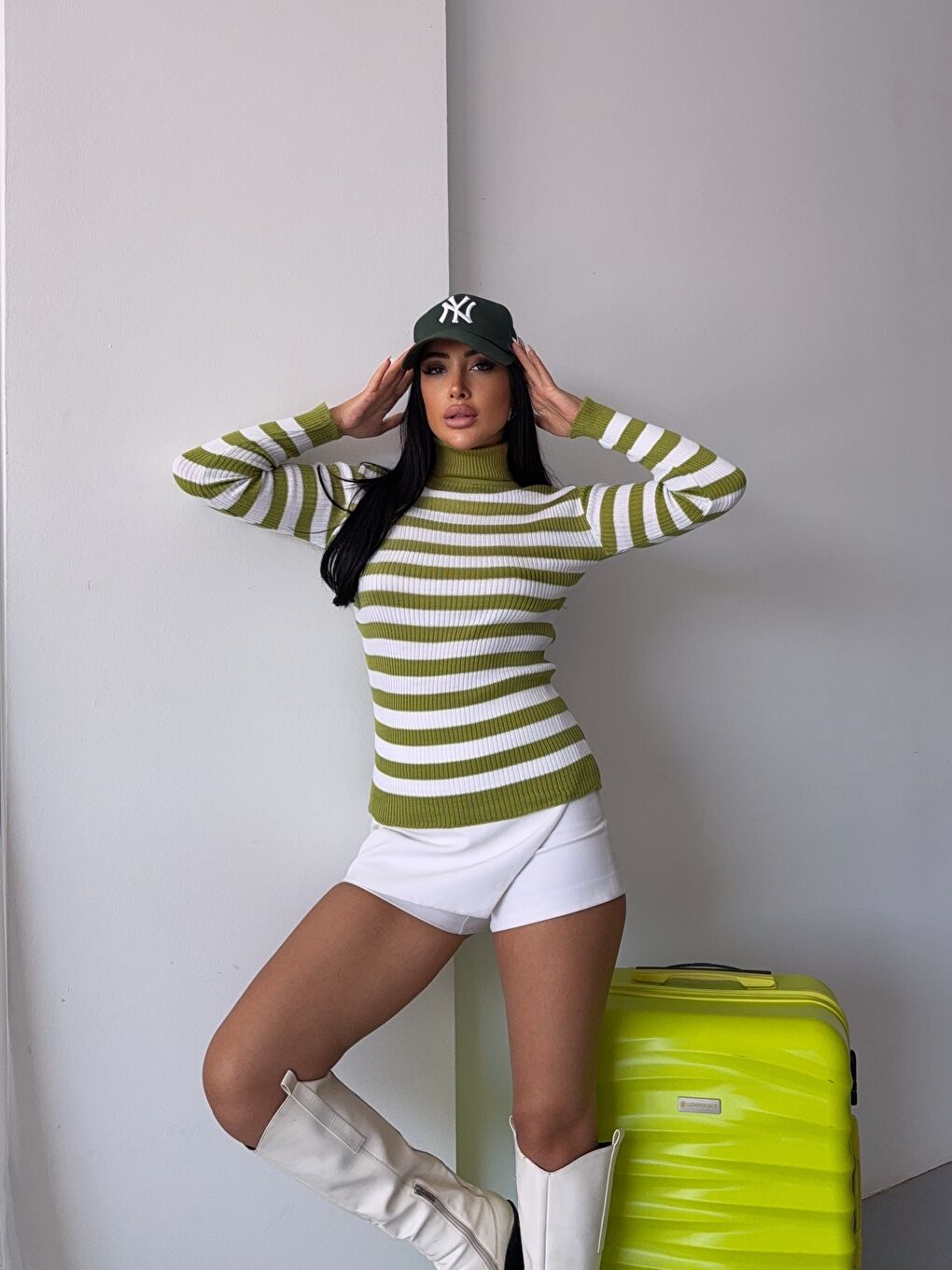 Haki Boğazlı Çizgili Triko Kazak-2