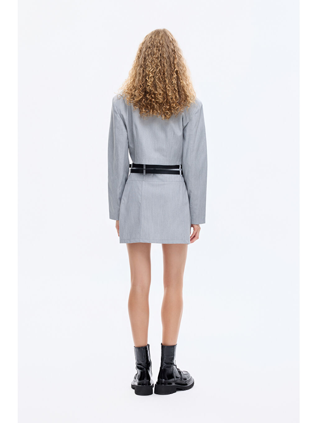 Çift Kemerli Metal Etiket Detaylı Mini Etek Gri-4