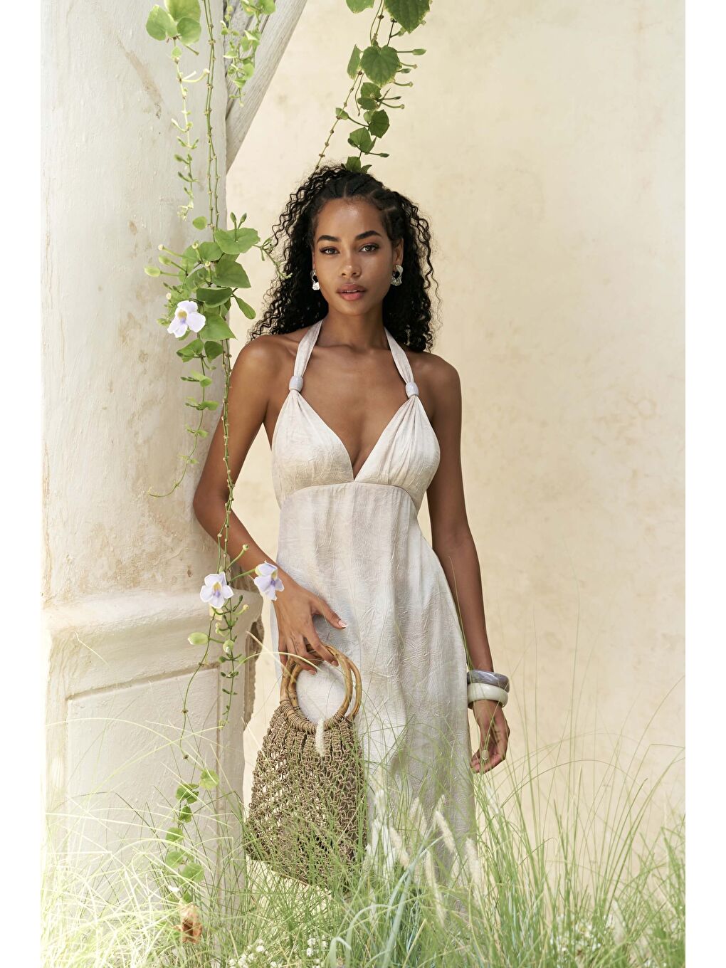 Bahirfiyon Bağlamalı Boncuk Detaylı Bej Uzun Elbise-2