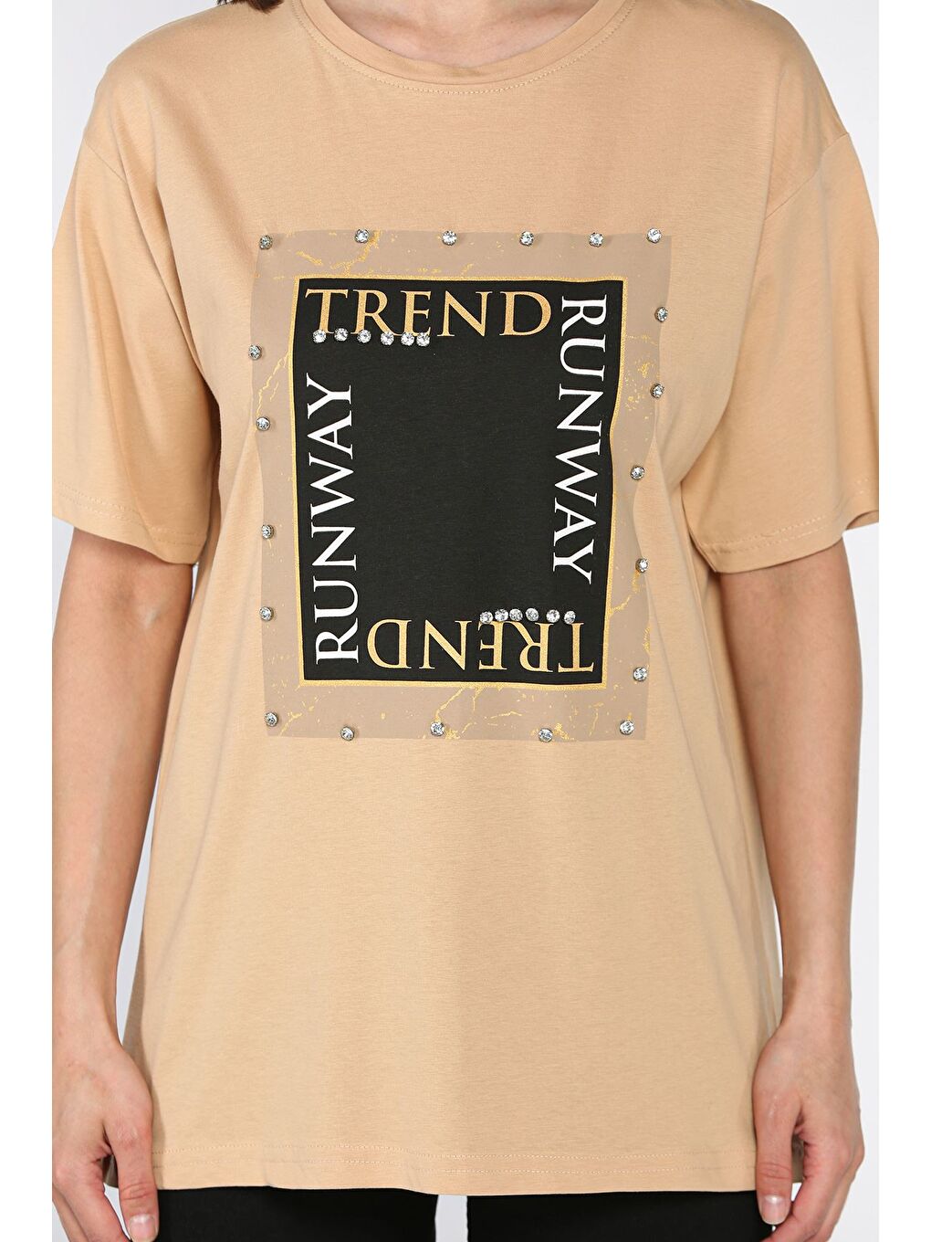 Bej Kadın Bisiklet Yaka Baskılı Taşlı Tişört-3