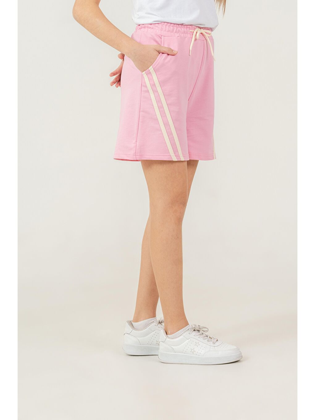 Pembe Yanlar Çift Şerit Biyeli Kız Çocuk Şort-2