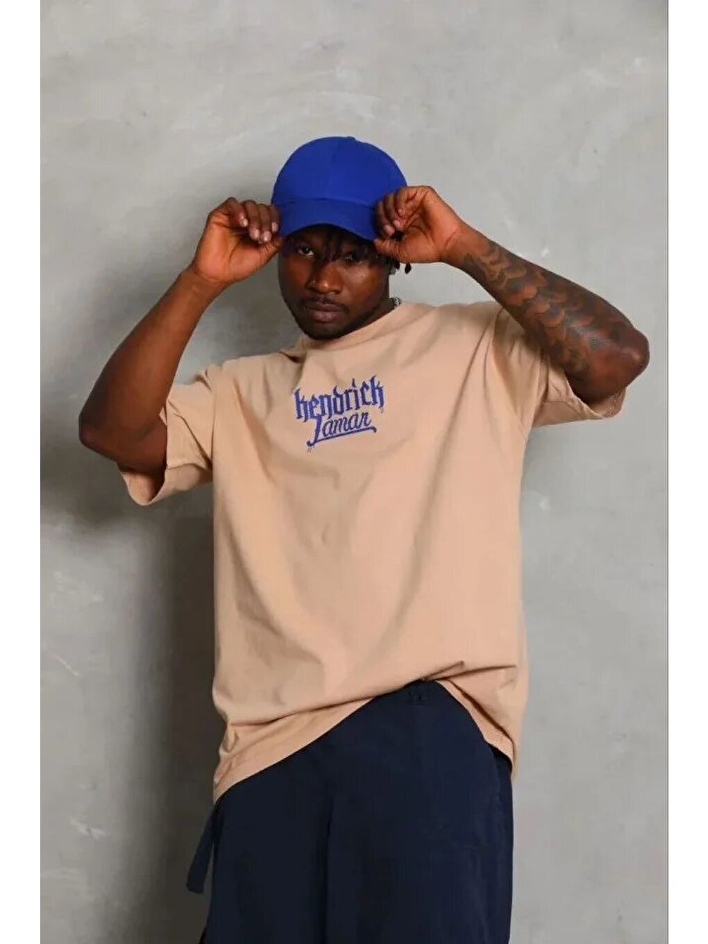 Bej Kısa Kol Bisiklet Yaka Baskılı Tişört-2