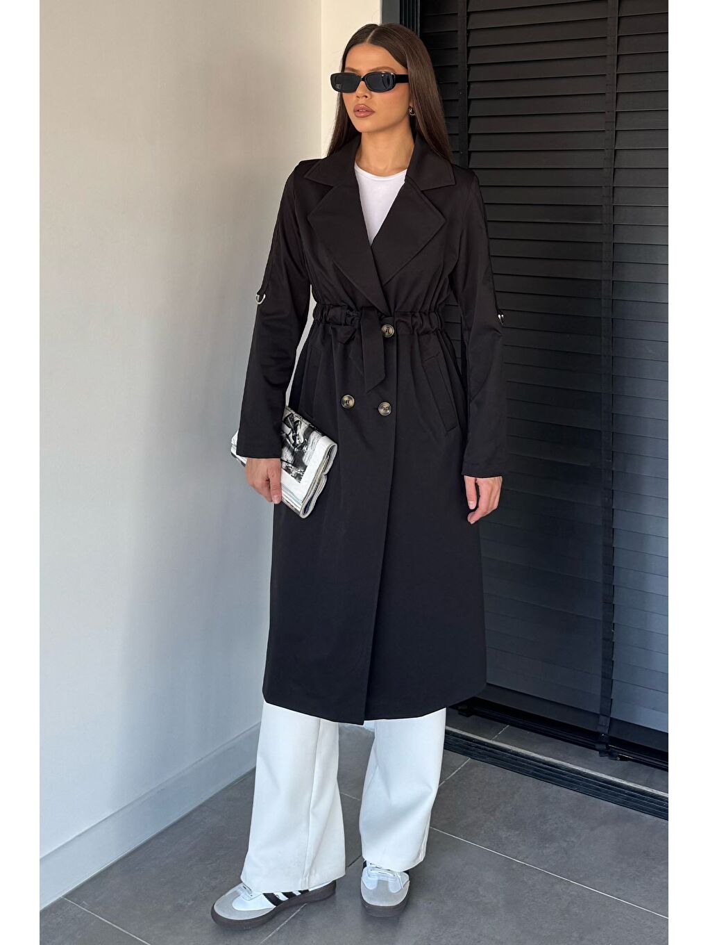 Siyah Bel Büzgülü Kuşaklı Kadın Trençkot-1