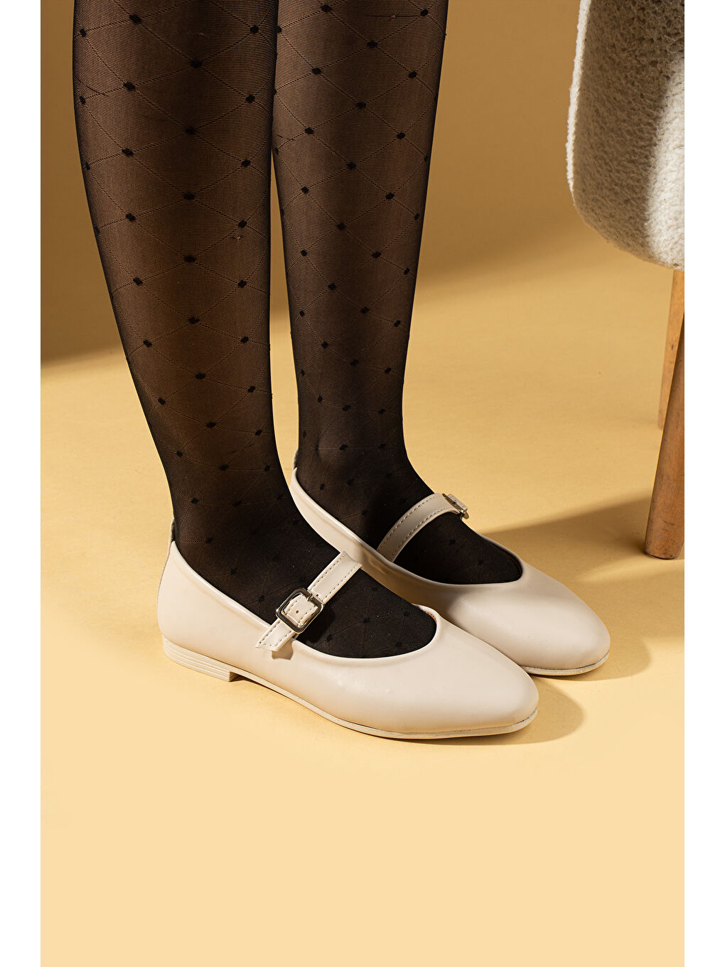 Bej Tokalı Rahat Kalıp Kadın Babet 57-52-25Cilt-1