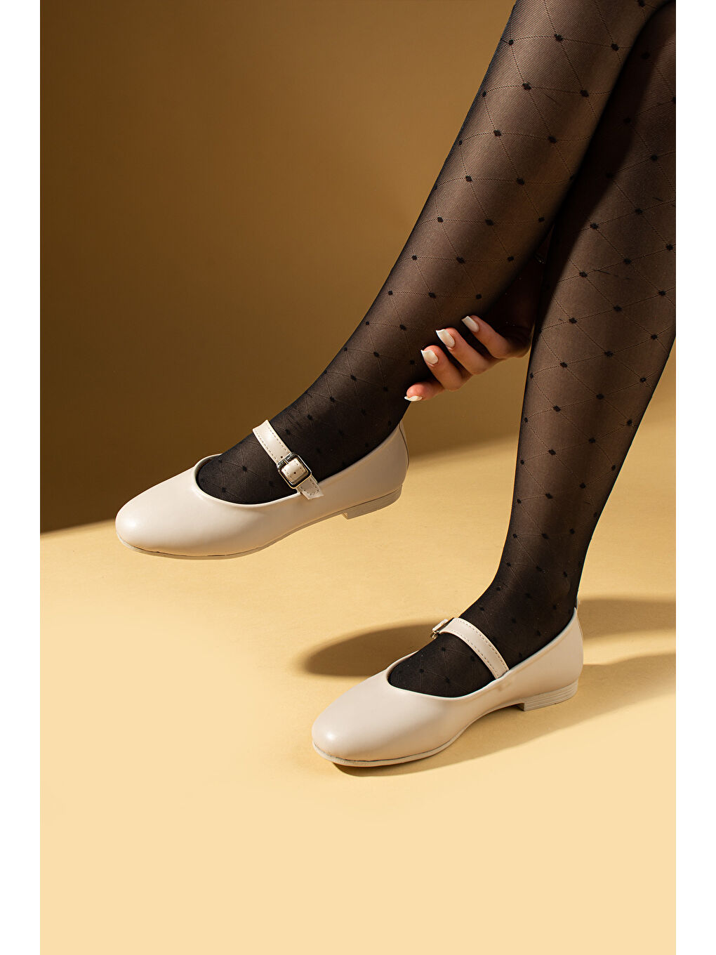 Bej Tokalı Rahat Kalıp Kadın Babet 57-52-25Cilt-2