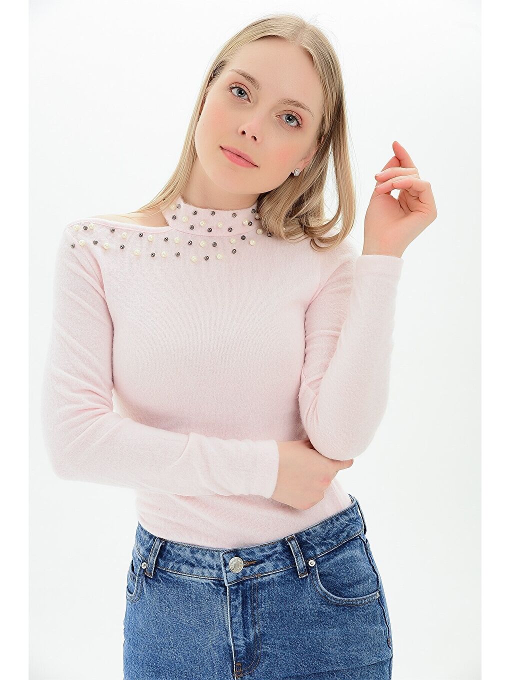 Pembe Yumoş Tek Omuzu Açık İncili Bluz PUDRA