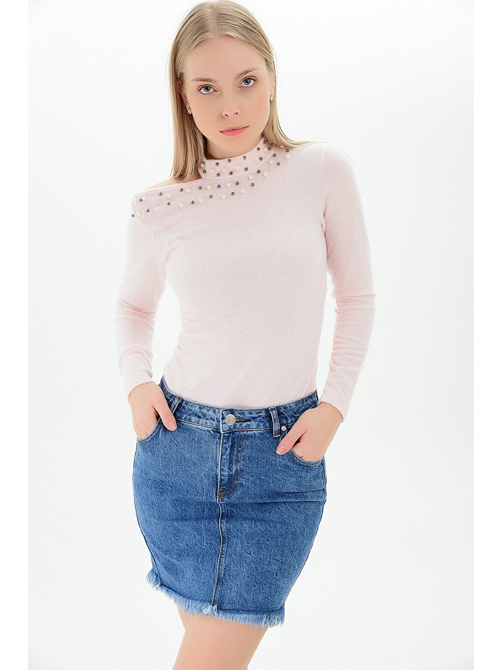 Pembe Yumoş Tek Omuzu Açık İncili Bluz PUDRA-2