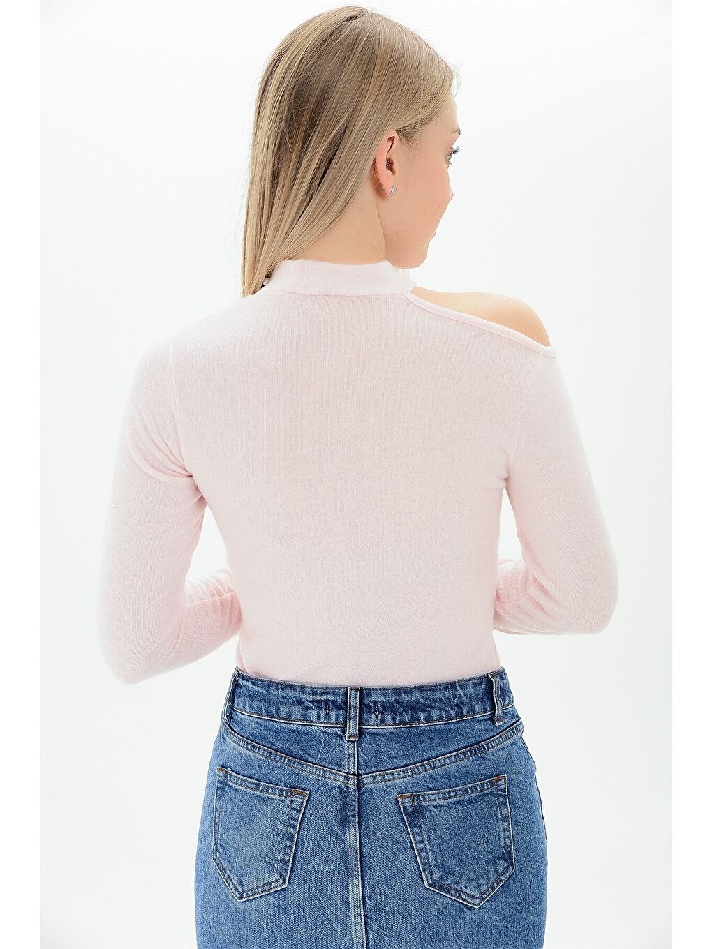 Pembe Yumoş Tek Omuzu Açık İncili Bluz PUDRA-4