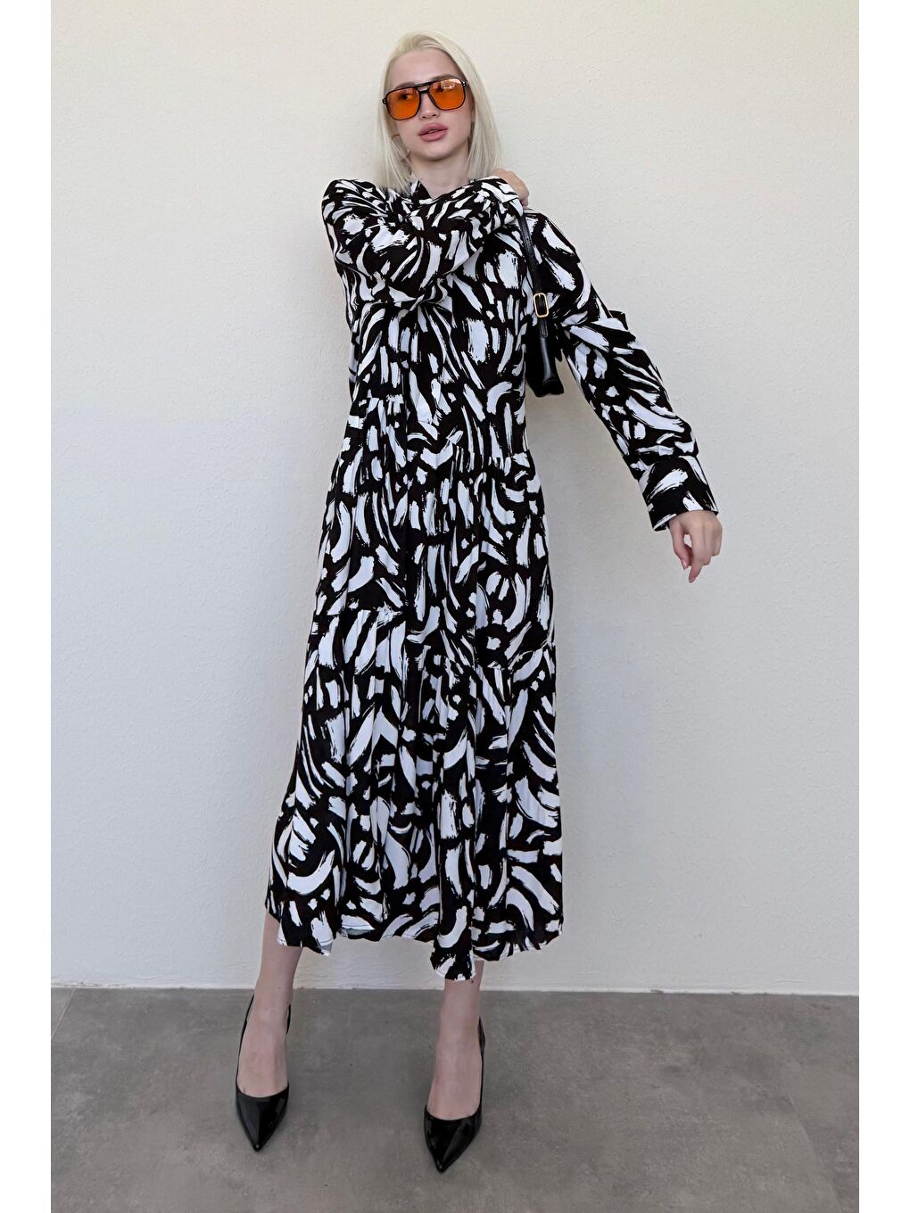 Beyaz Uzun Kollu Düğmeli Desenli Elbise Mg2431-1