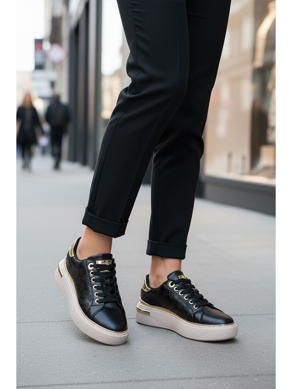 Siyah Bağcıklı Hafif Esnek Kadın Sneaker Lady 028 Z-2