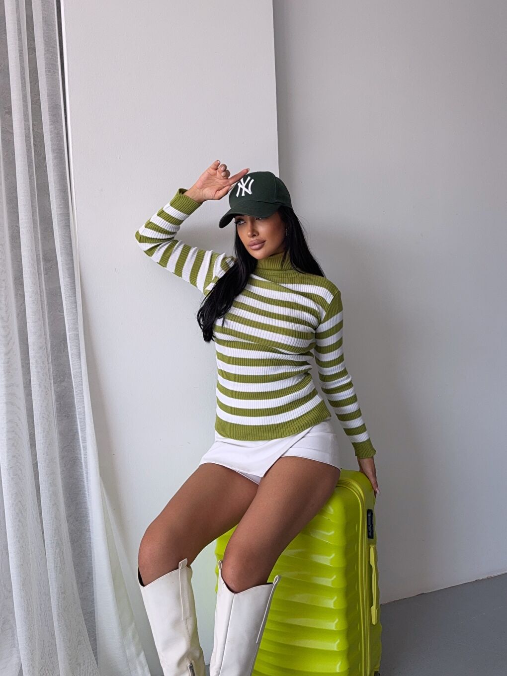 Haki Boğazlı Çizgili Triko Kazak-3