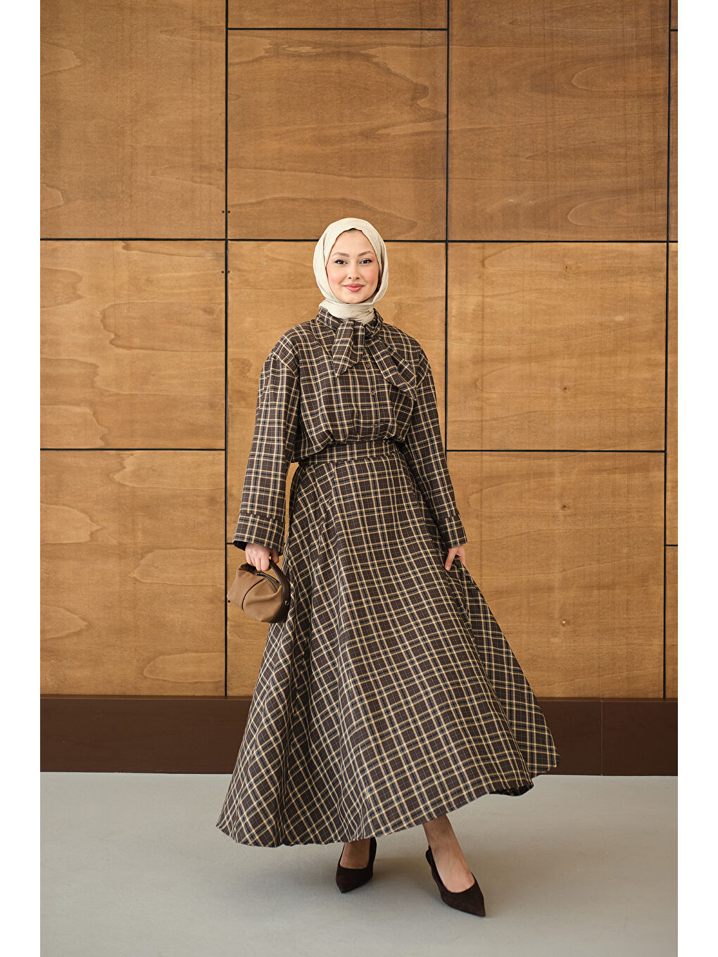 Kadın Ekose Desen Yaka Bağlamalı Etekli Takım Kahverengi-3