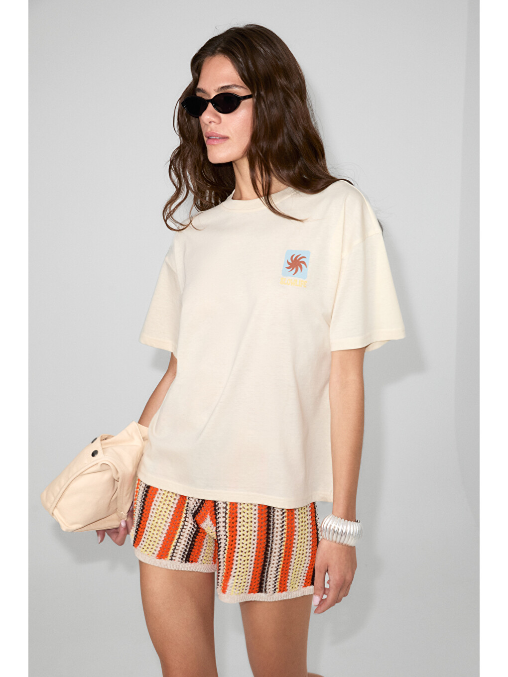 Bej Sahara Kadın Yumuşak Ve %100 Organik Pamuklu Baskı Detaylı Vanilya T-shirt-3