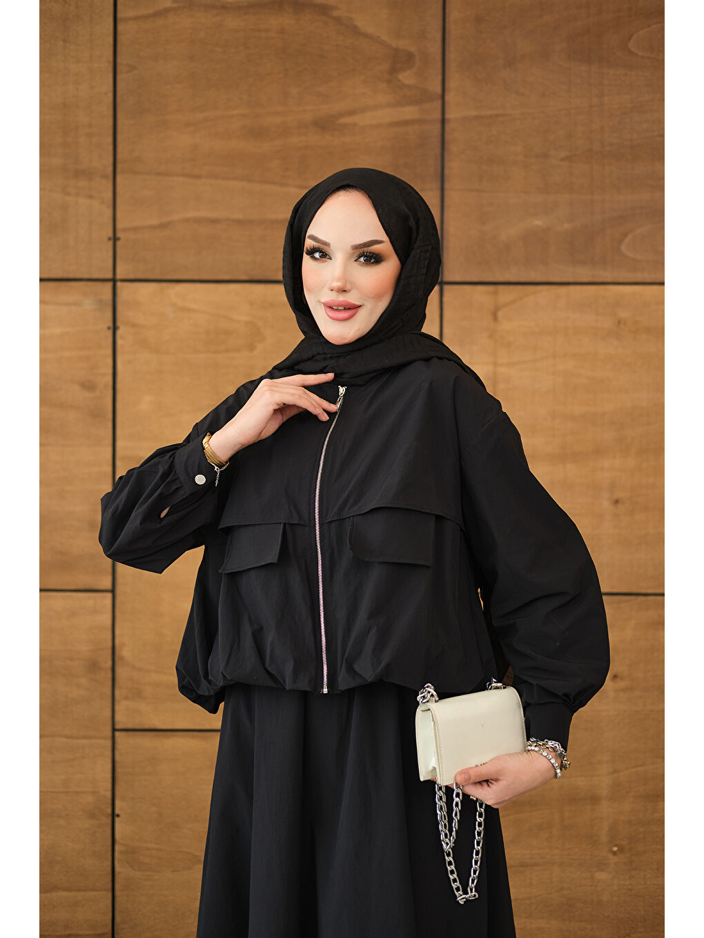 Kadın Çift Cep Görünümlü Fermuarlı Etekli Takım Siyah-1