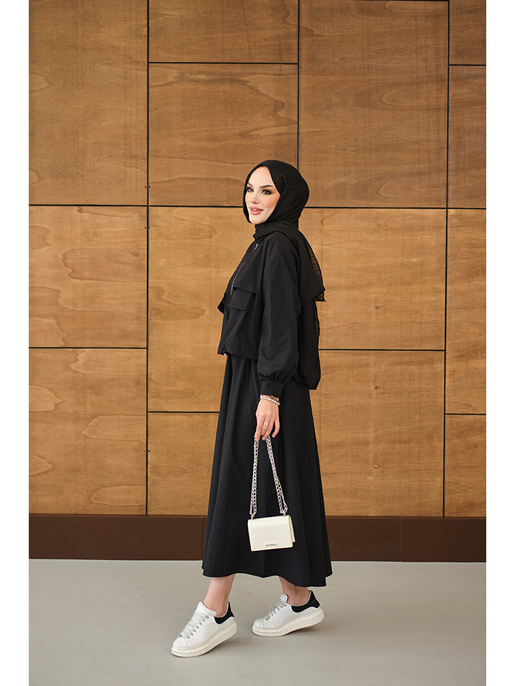 Kadın Çift Cep Görünümlü Fermuarlı Etekli Takım Siyah-3