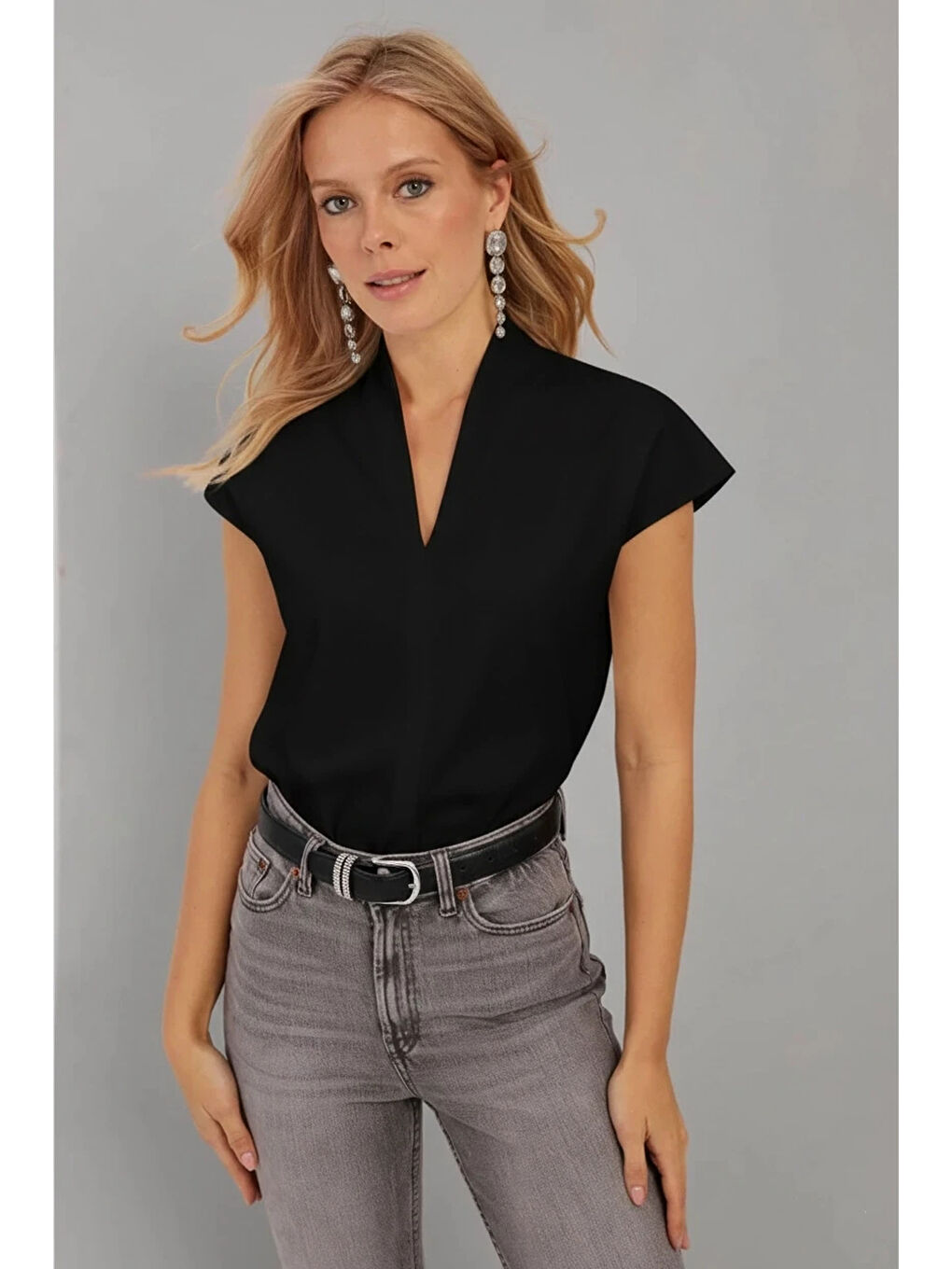 Kadın Siyah V Yaka Bluz-1