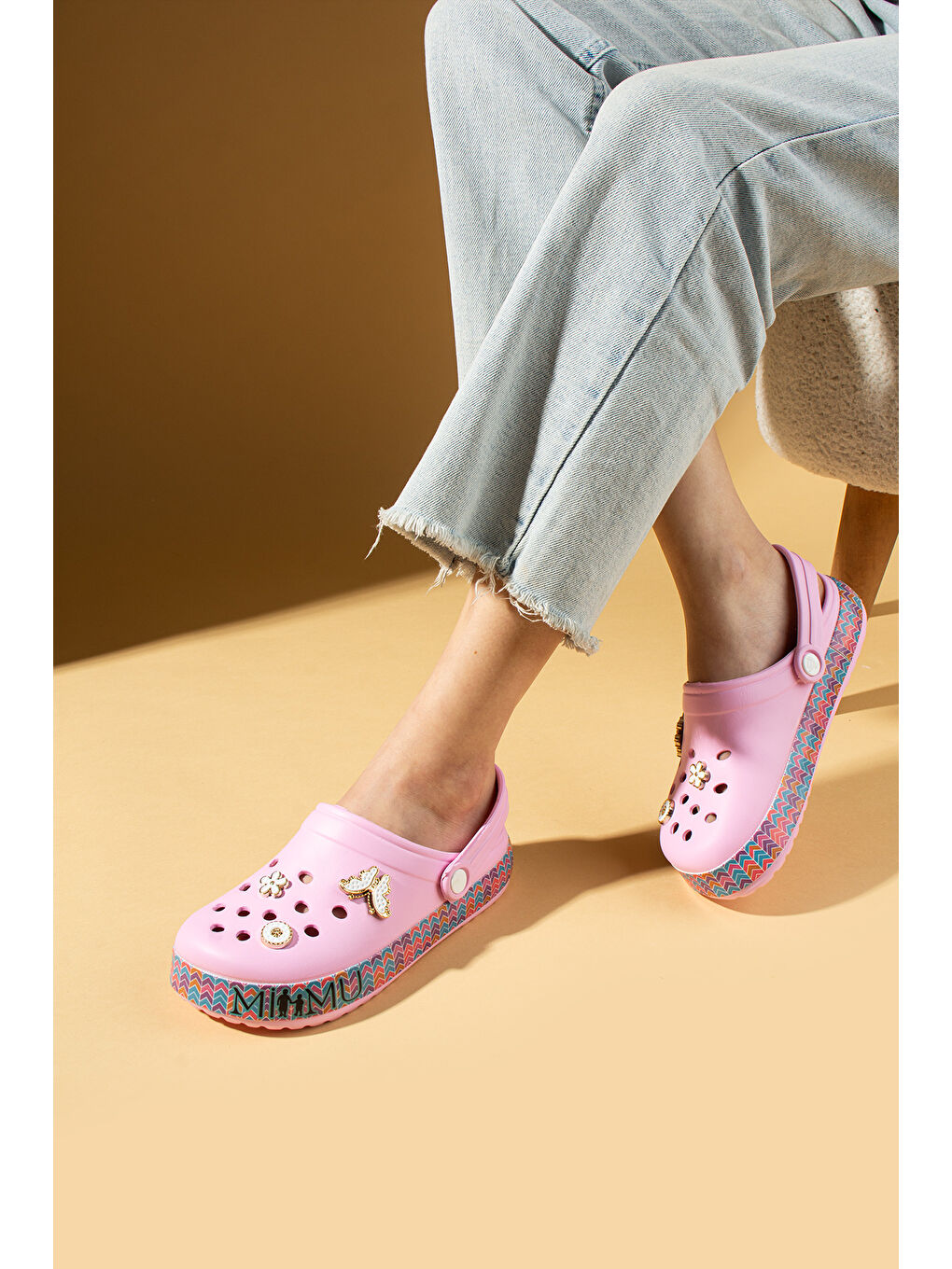 Pembe Şerit Desenli Rahat Eva Taban Tokalı Kadın Sandalet 011-18-25-1