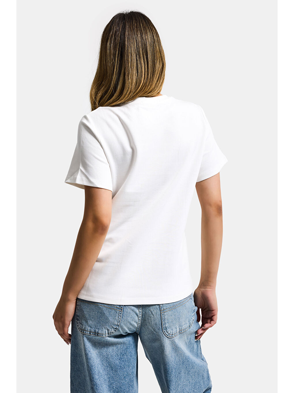 Kadın Beyaz Renk w5 Nakış Detaylı Oversize Tasarım T-Shirt-5