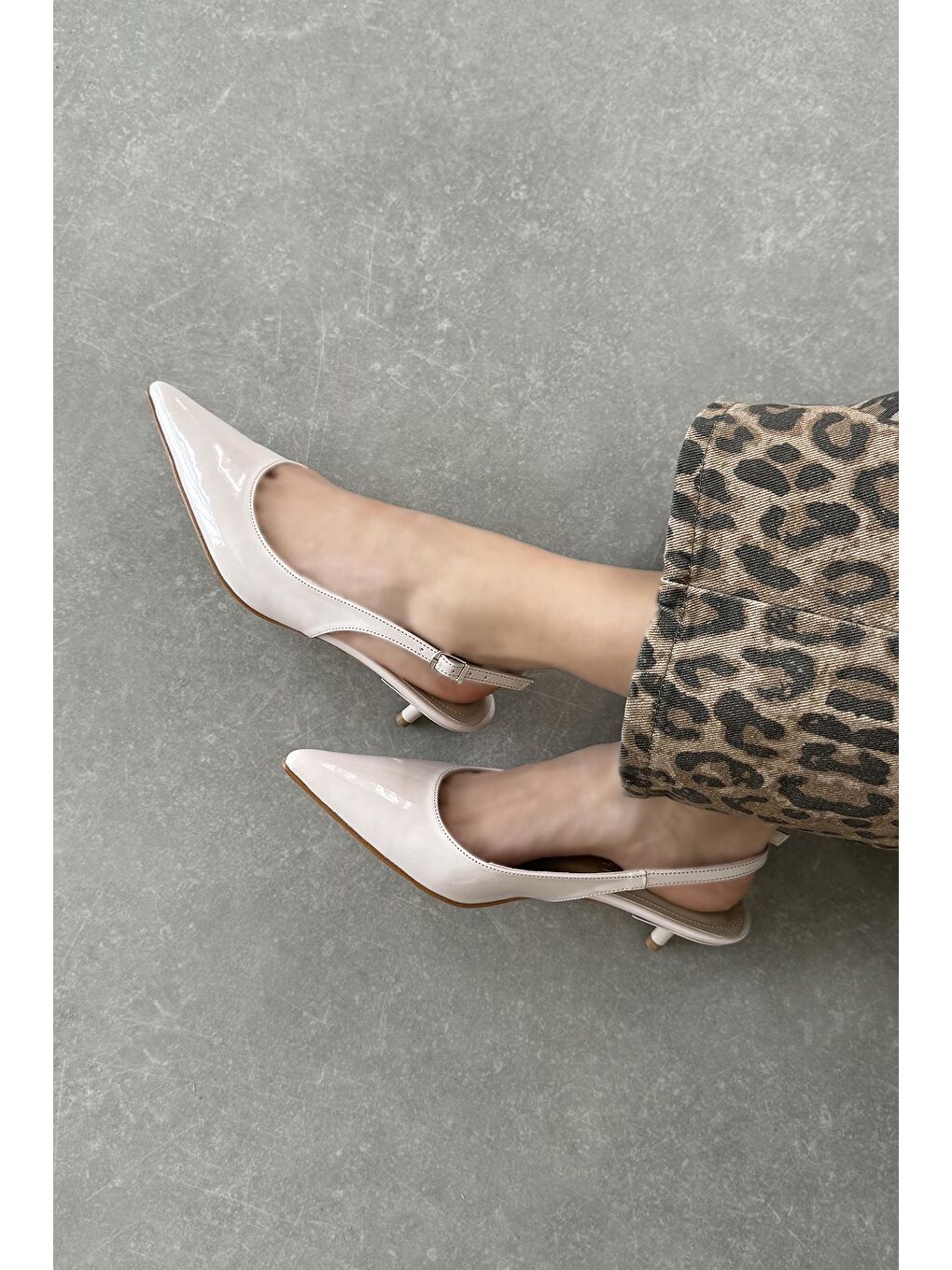 Cuesta  Kadın Topuklu Rugan  Ayakkabı Bej-1