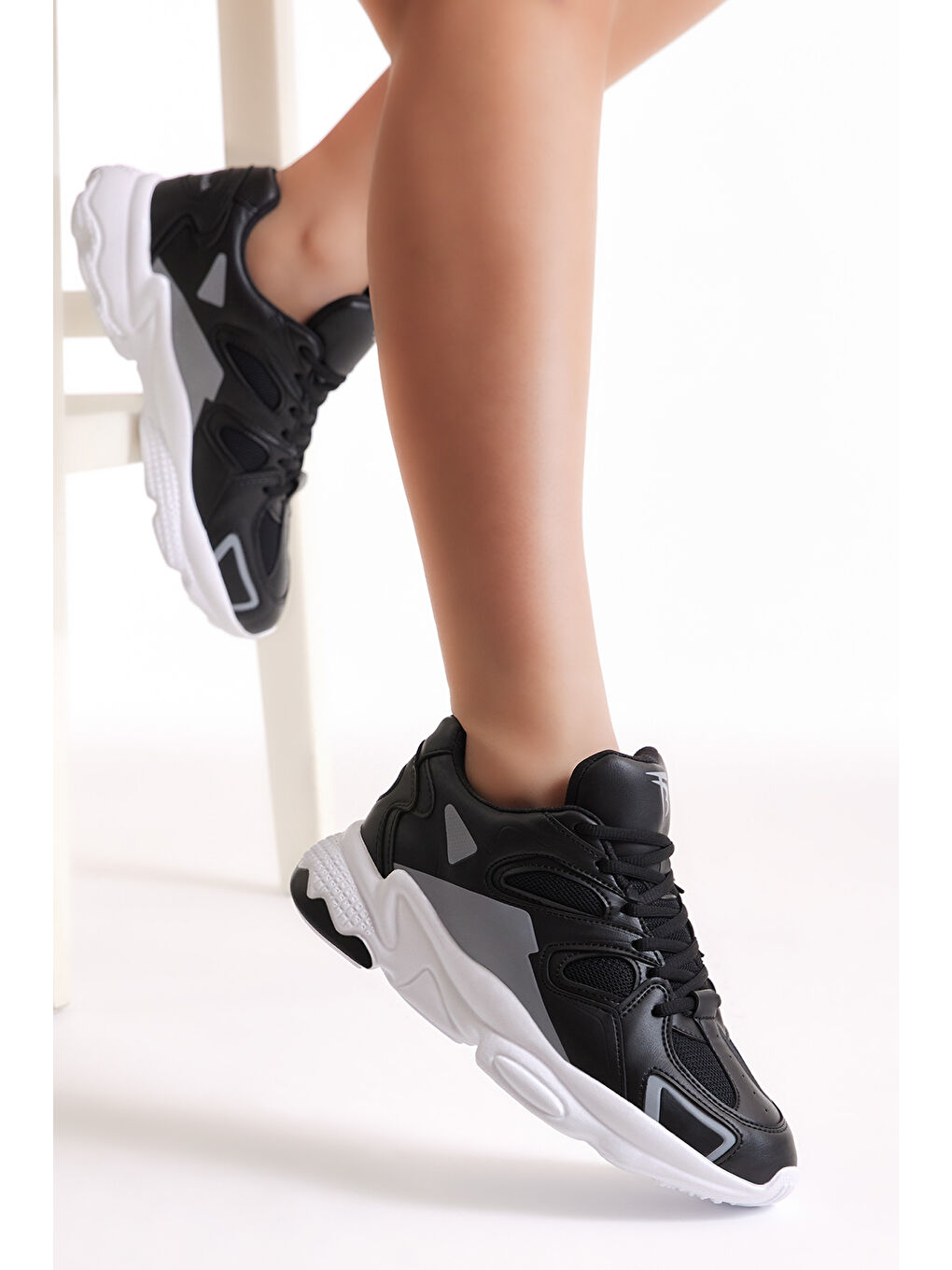Unisex Siyah Gri Rahat Kalıp Yüksek Taban Bağcıklı Spor Ayakkabı-2