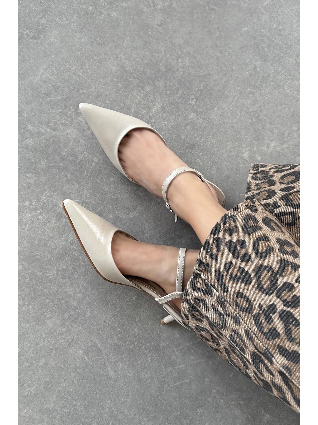 Melvin Kadın Topuklu Kırışık Deri Ayakkabı Bej-2