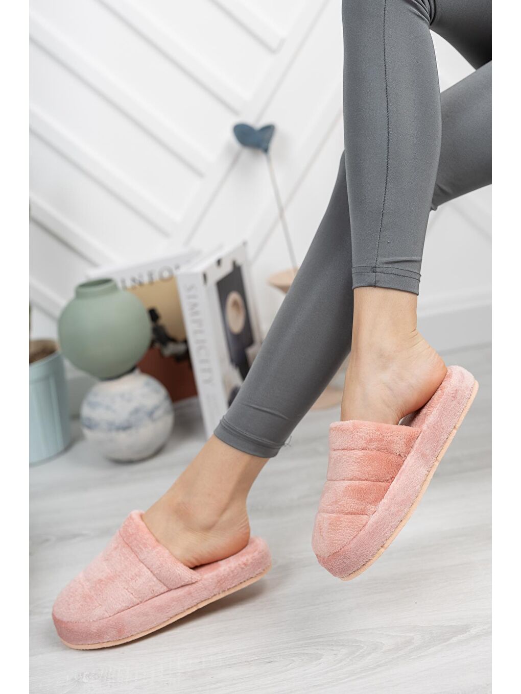 Pembe SMT-03 Kapalı Kadın Ev Terliği Kışlık Terlik Ses Yapmayan Taban-3