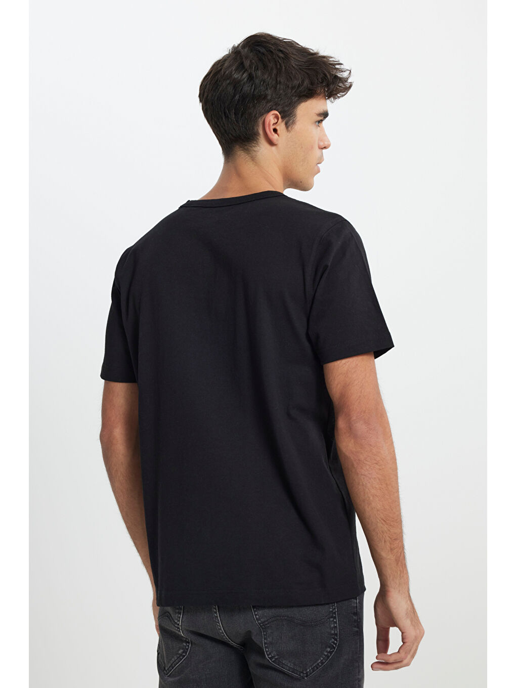 Regular Fit Normal Kesim Bisiklet Yaka %100 Pamuk Siyah Tişört-4