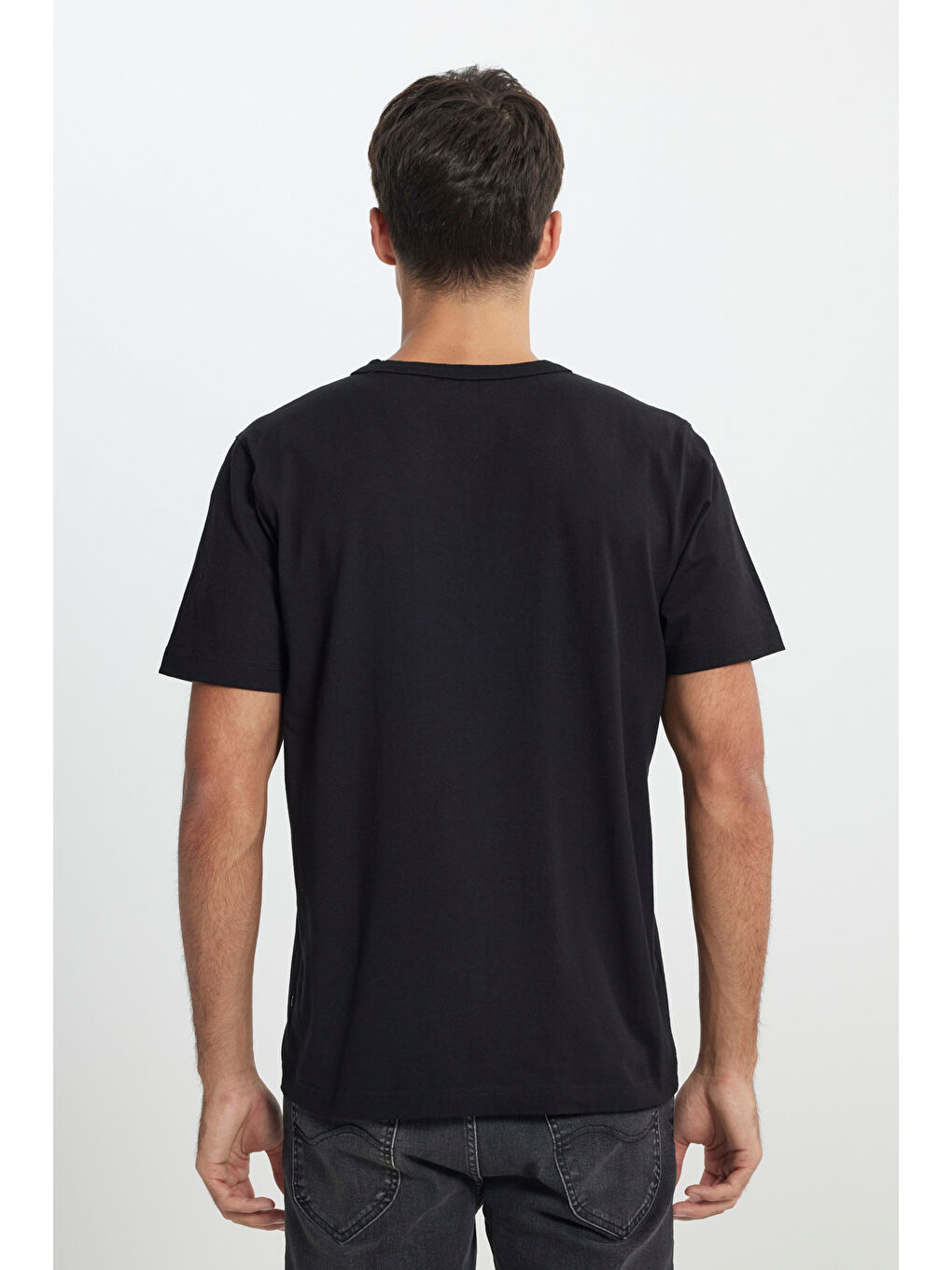 Regular Fit Normal Kesim Bisiklet Yaka %100 Pamuk Siyah Tişört-5