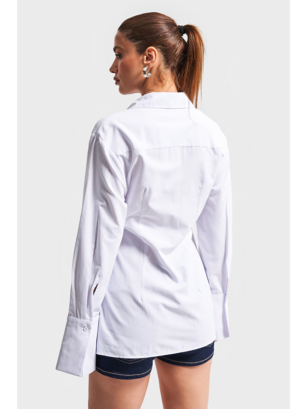 Kadın Beyaz Renk s5-2 Yandan Bağlamalı Maxi Uzun Boy Oversize %100 Pamuk Gömlek-4